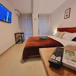 Апартаменти Efo Near The *