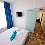 Efo Near The Апартаменти