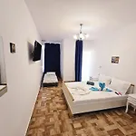 Efo Near The Апартаменти